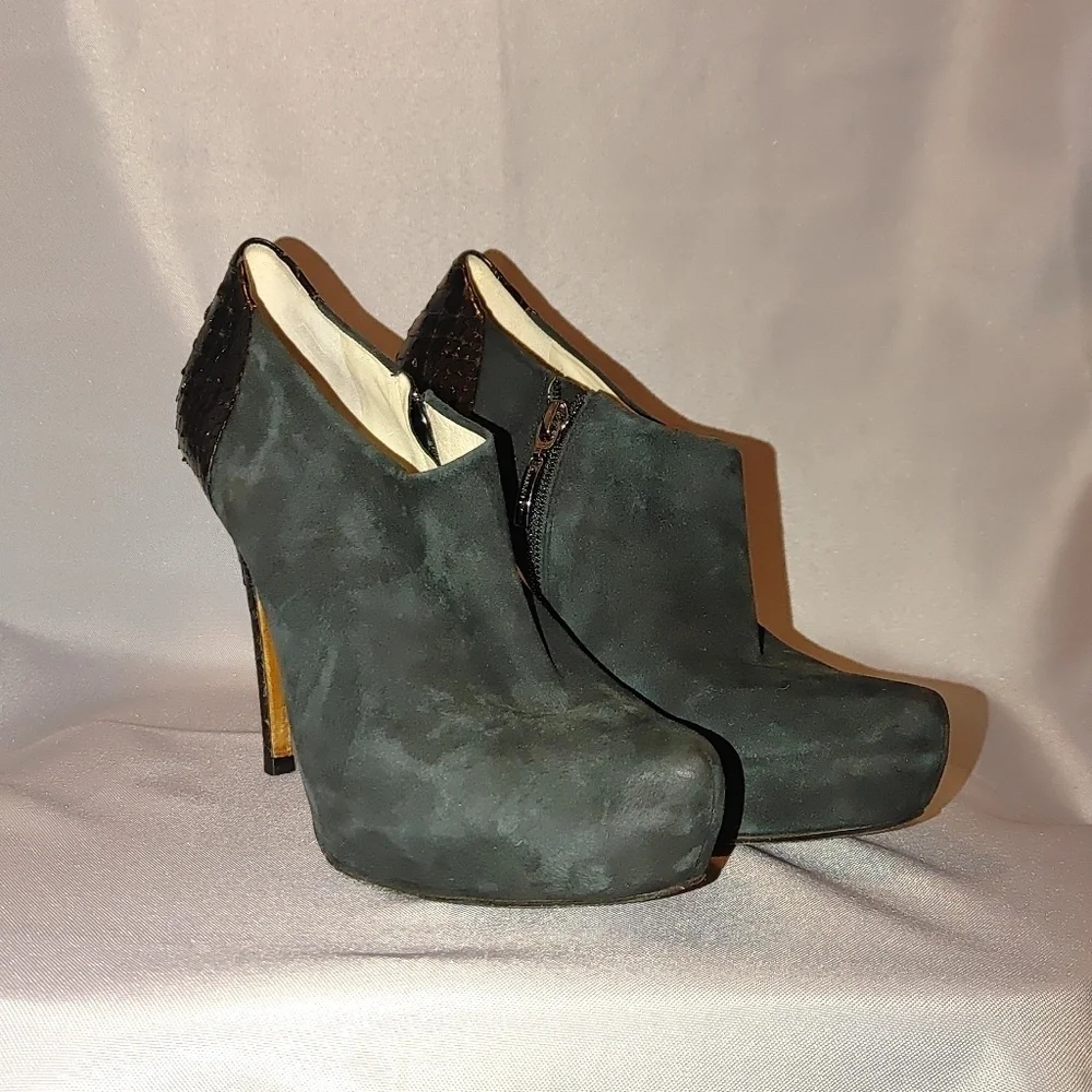 Alexandre Birman Black Suede Croc Embossed Ankle Bootie Platform Heels‎ 8.5